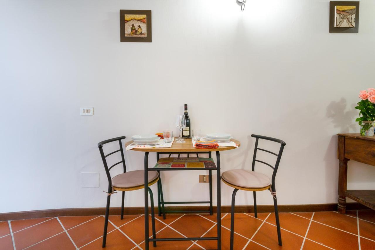 Parma Portici Antichi Monolocale A 5 Min Dal Duomo Apartment Exterior photo